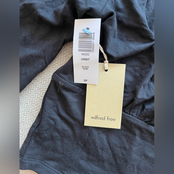 Black Orbit Long Sleeve 🖤 - Picture 5 of 7